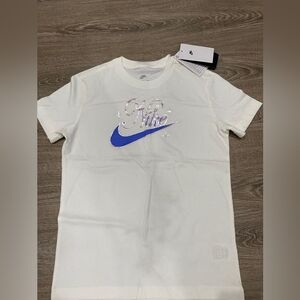 Nike t-shirt